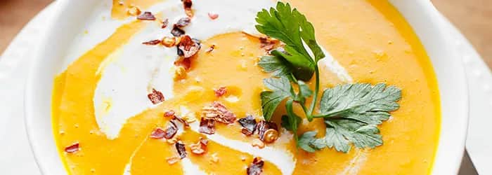 Jak doprawić zupę krem z dyni, aby zachwycała smakiem?