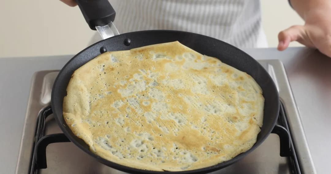 Jak zrobić naleśniki na słodko - prosty przepis, który zachwyci każdego