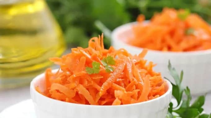 Jak zrobić sałatkę z marchewki - proste przepisy na zdrowe danie