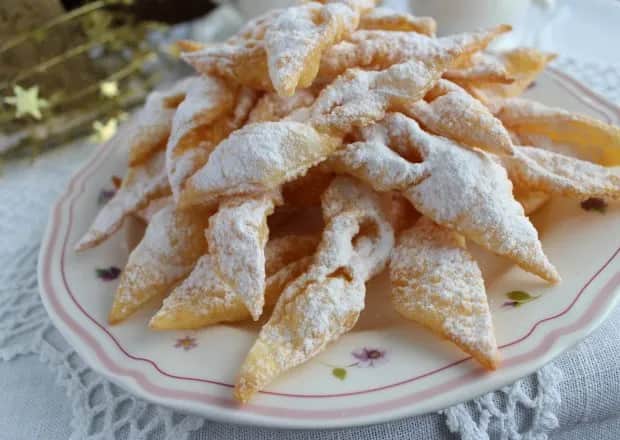 Przepisy ciasta faworki czyli chrust – idealne na każdą okazję