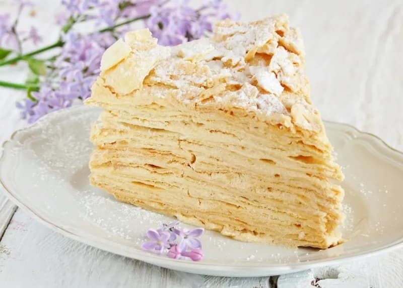 Pyszny przepis na ciasto Napoleon, które zachwyci Twoich gości