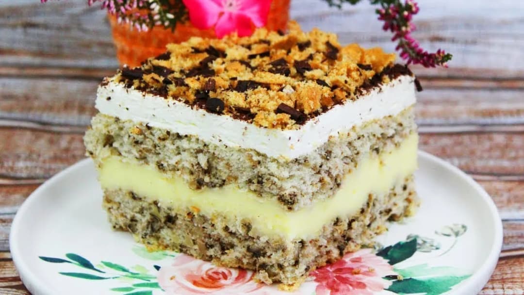 Pyszny przepis na ciasto pychotka z orzechami, które zachwyca smakiem