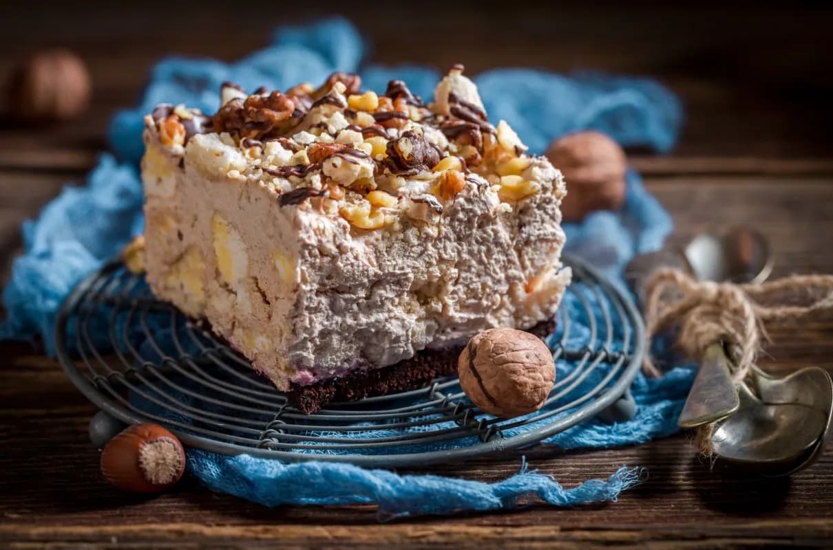 Pyszne ciasto hiszpanka z bezami - sprawdzone przepisy na deser