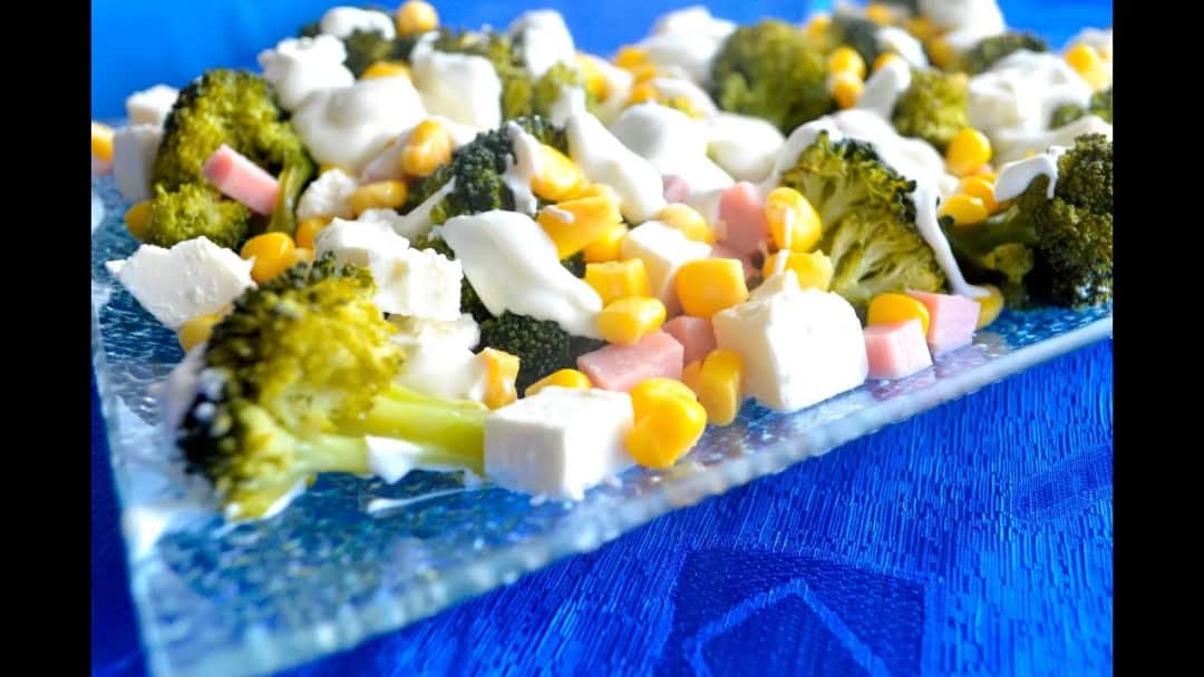 Jak zrobić sałatkę brokułową, która zaskoczy Twoich gości?