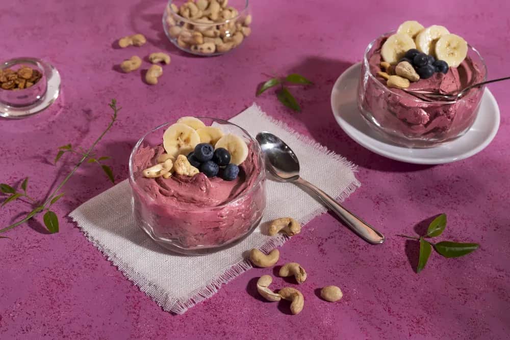 Co słodkiego na diecie? Zdrowe desery, które nie zrujnują planu dietetycznego